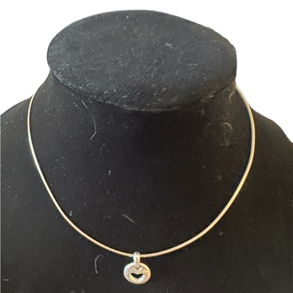 TIFFANY & CO 1999 STERLING SILVER HEART STENCIL CIRCLE PENDANT NECKLACE